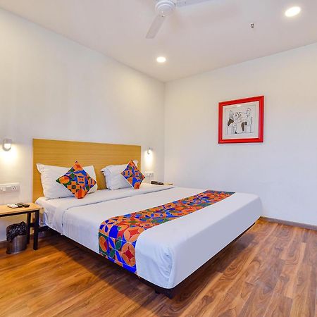 Fabhotel Ny Townhouse Ahmedabad Exterior photo
