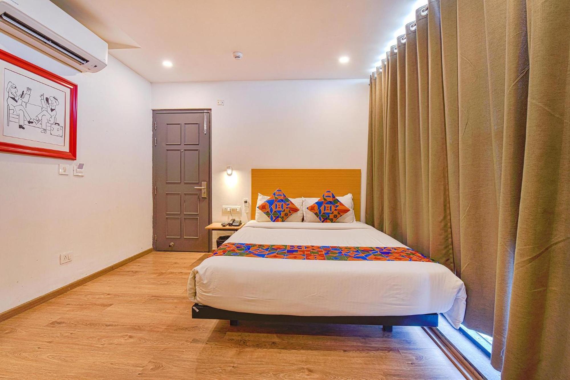 Fabhotel Ny Townhouse Ahmedabad Exterior photo