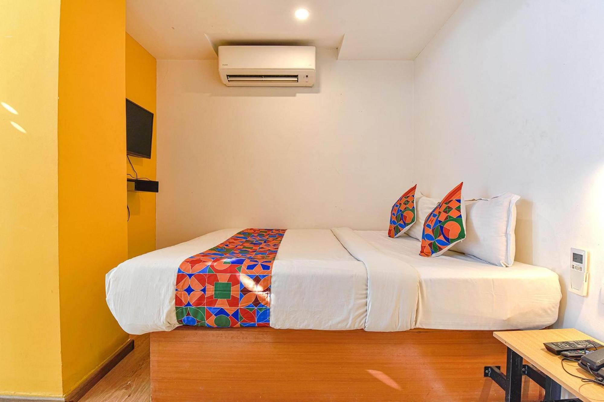 Fabhotel Ny Townhouse Ahmedabad Exterior photo