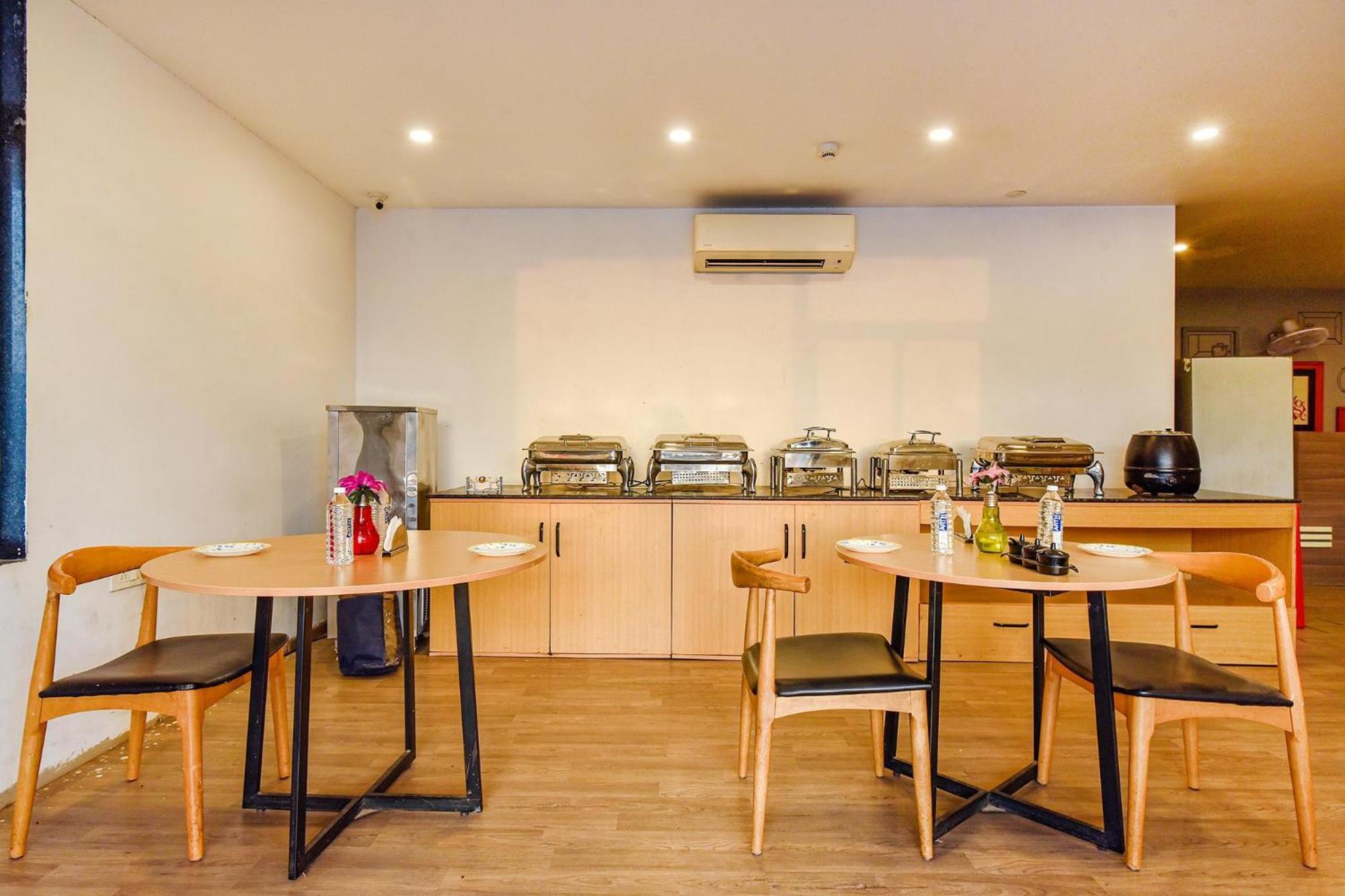 Fabhotel Ny Townhouse Ahmedabad Exterior photo
