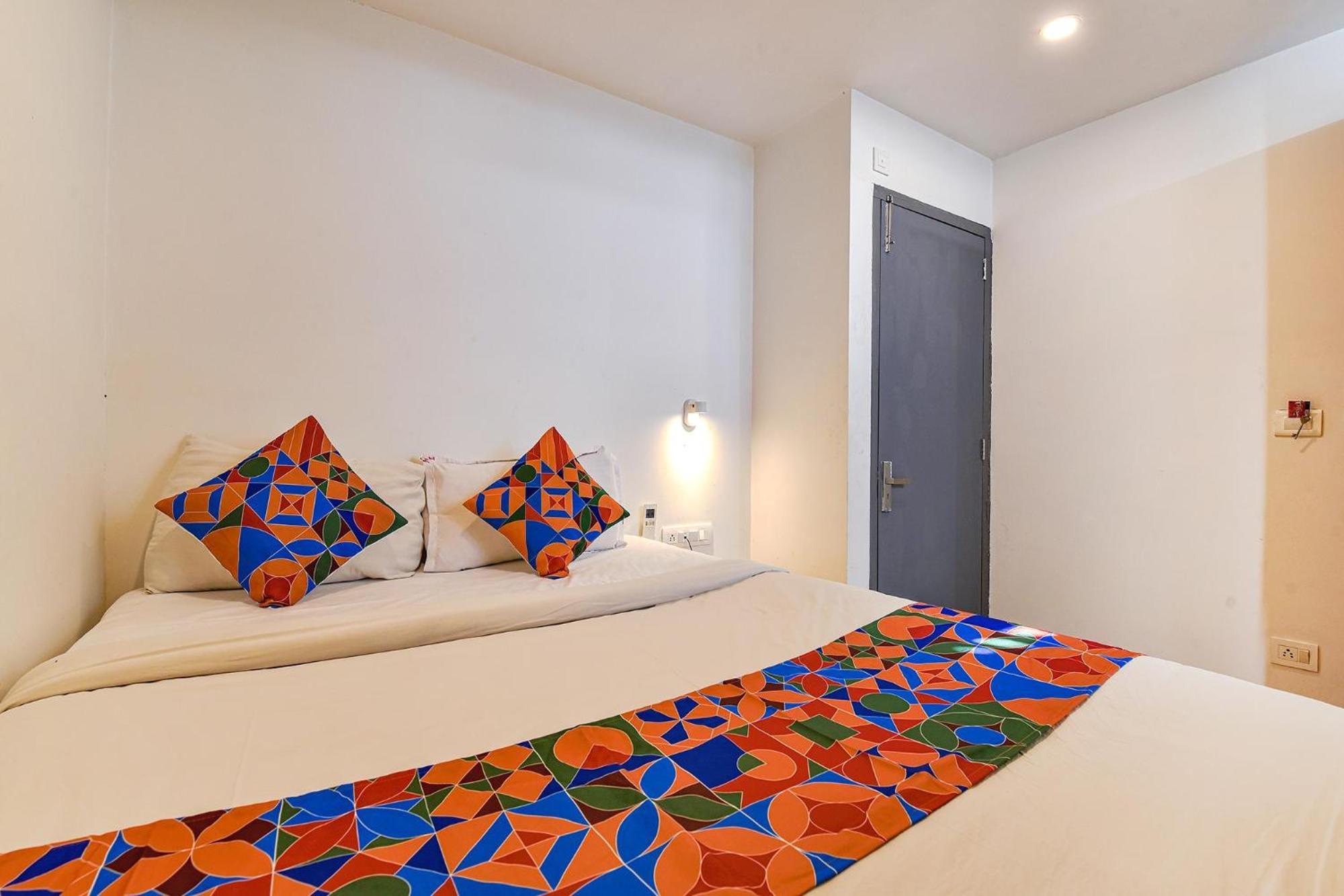 Fabhotel Ny Townhouse Ahmedabad Exterior photo