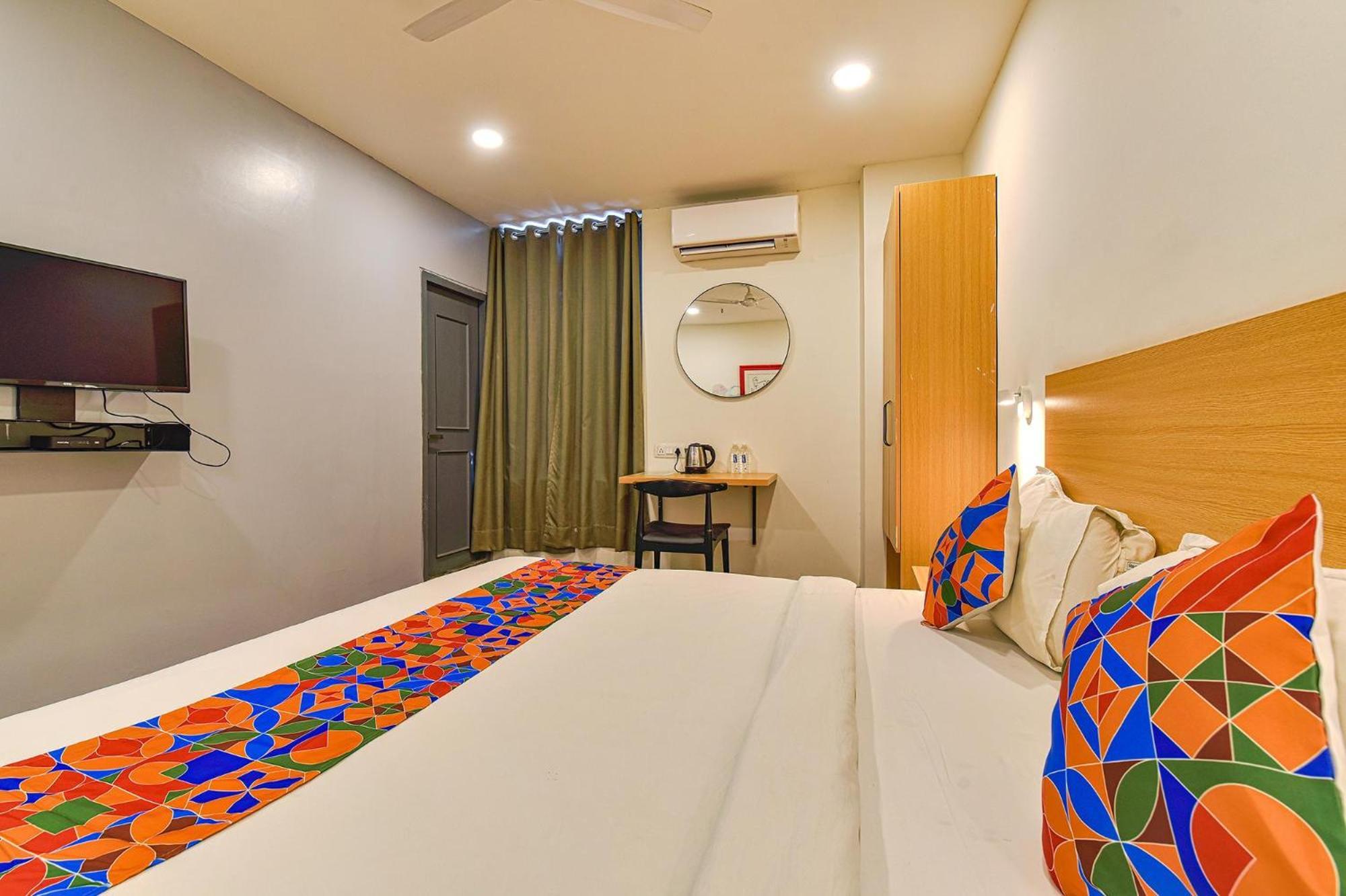 Fabhotel Ny Townhouse Ahmedabad Exterior photo